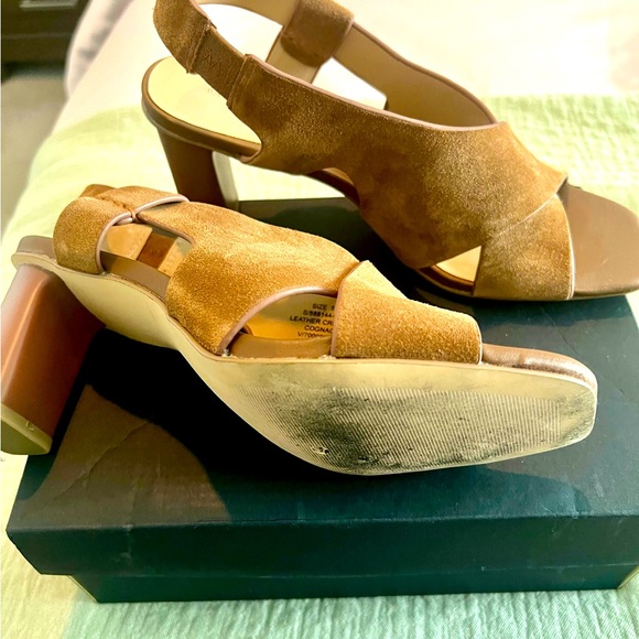 LEATHER CROSSOVER HEELED SANDAL - Picture 3 of 5